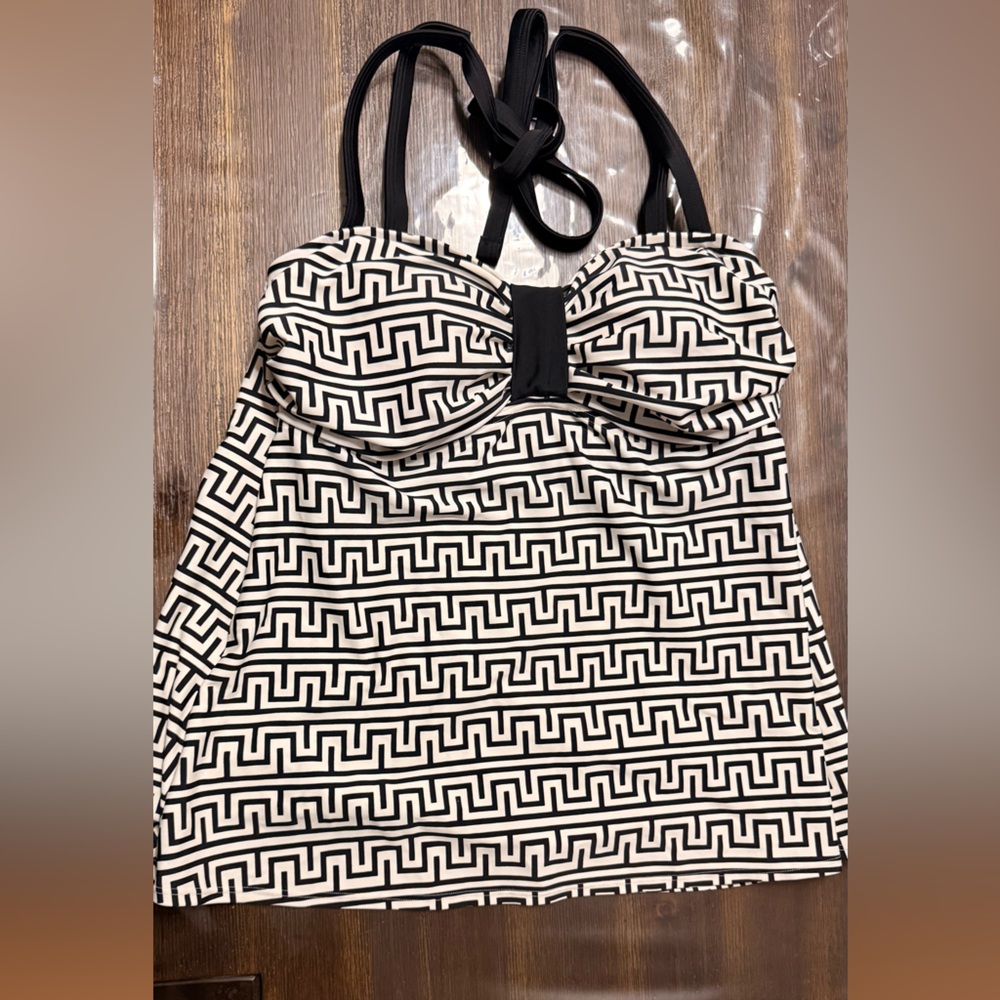 Cacique Black and White Geometric Patterned Tankini